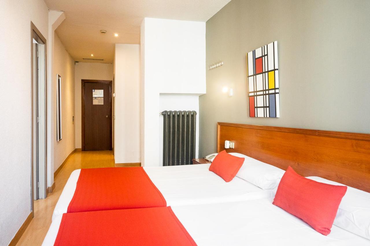 Hostal Persal Madrid Exteriör bild